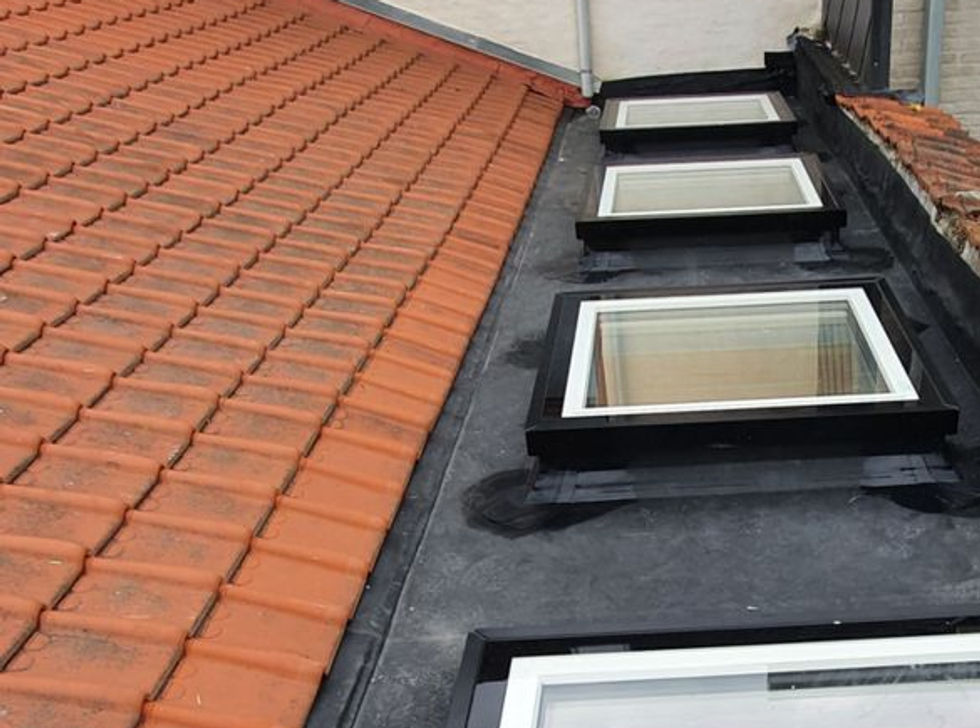 EPDM-dakbedekking op een plat dak in Oost-Vlaanderen